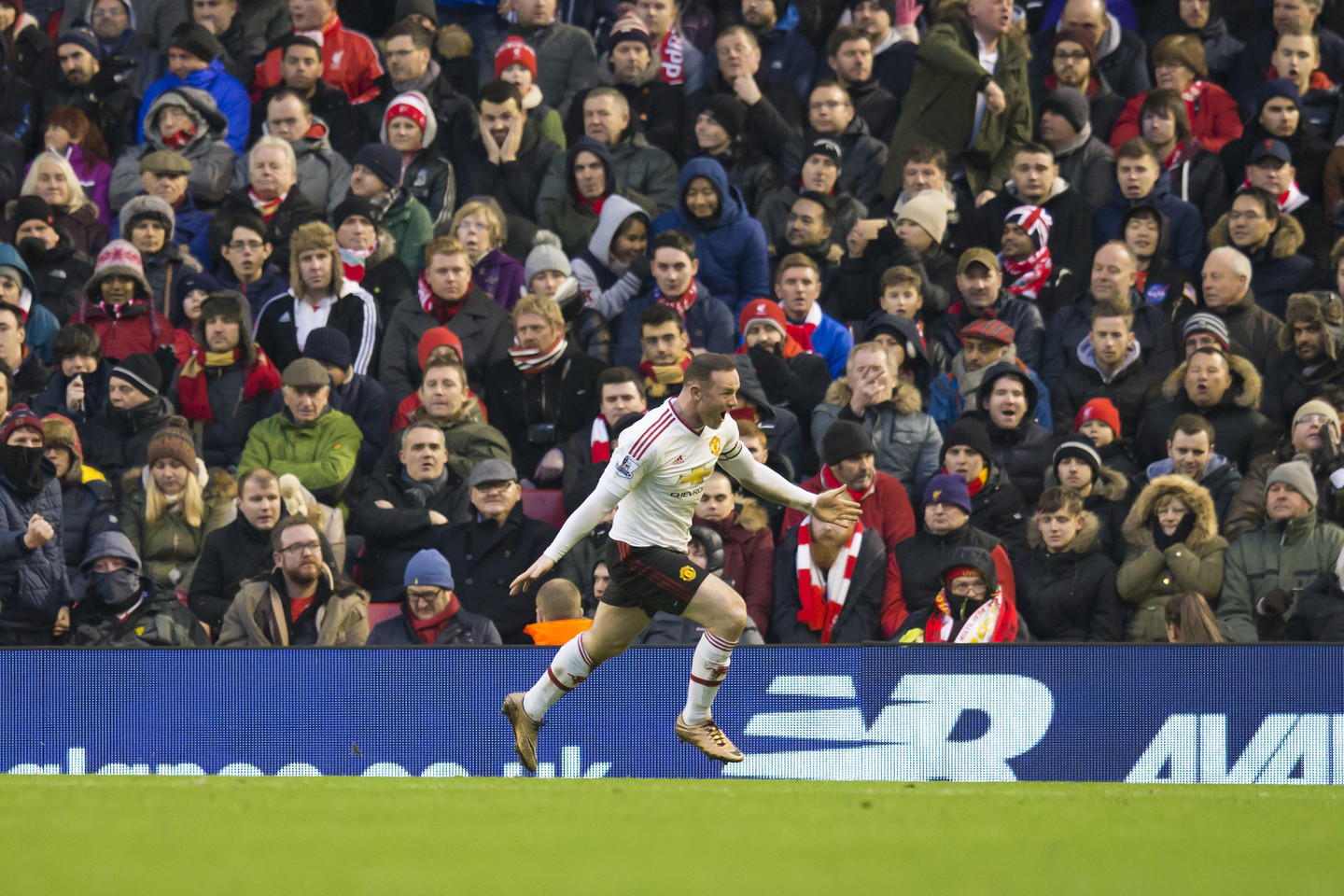 Anglijos lygos rungtynėse „Manchester United“ 1:0 išvykoje palaužė „Liverpool“.