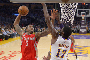 Kai žinai, kad laimėsi: „Rockets“ susitvarkė su „Lakers“ 112:95