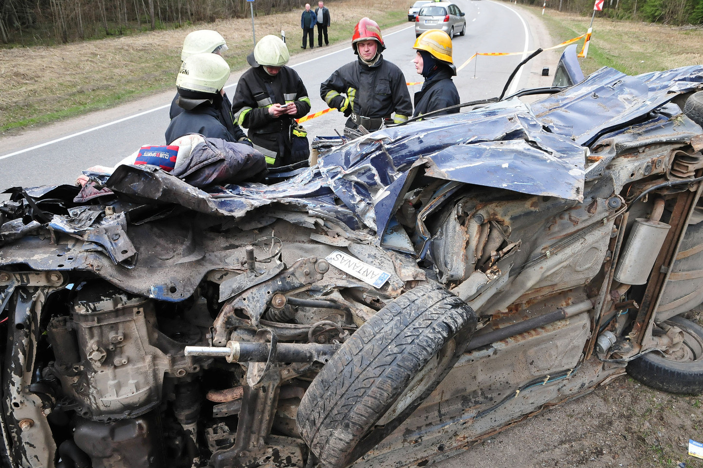 Netoli Kryžkalnio buvo apvirtęs Lietuvos kariuomenės „Peugeot“.