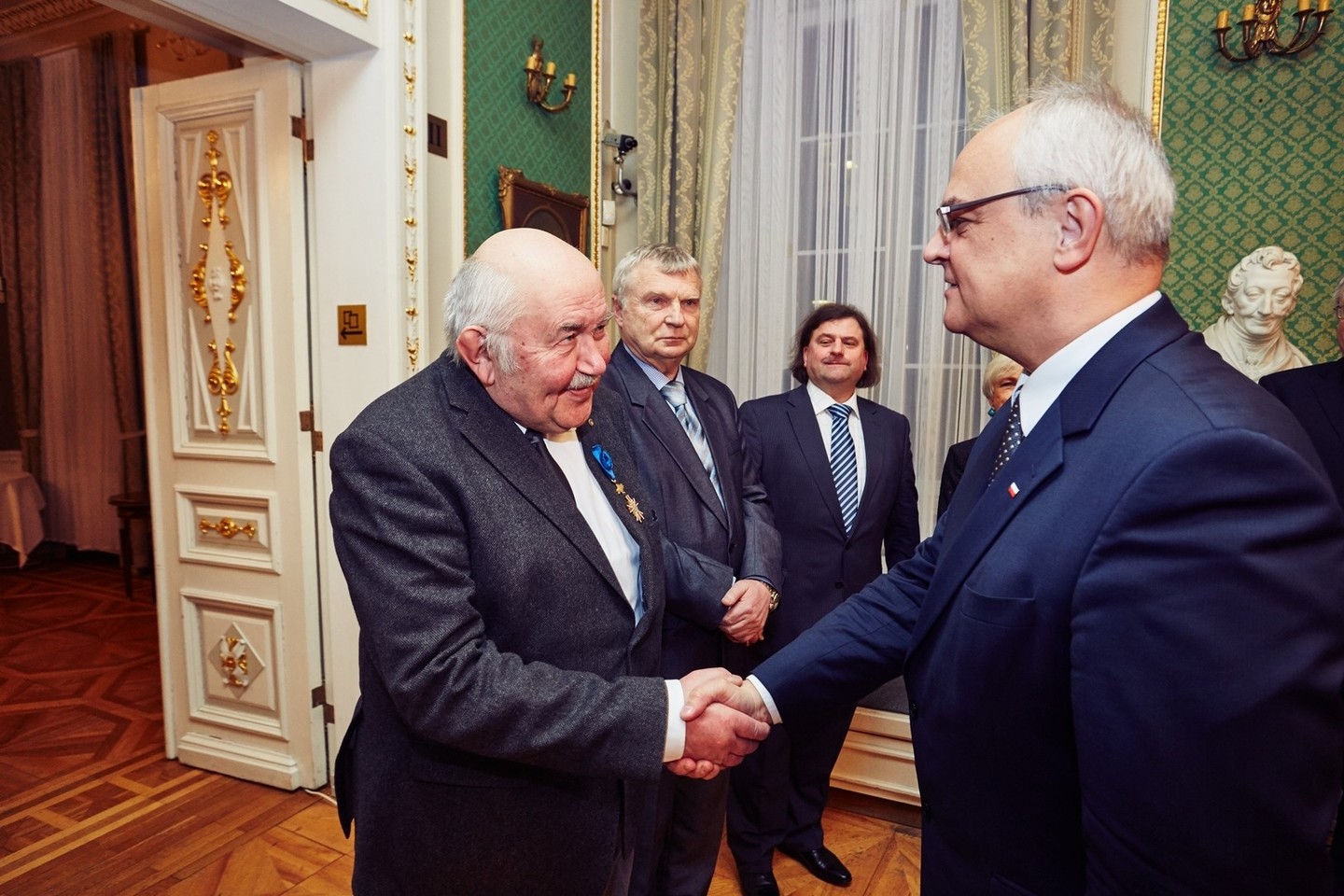 Lenkijos instituto bičiulių vakarėlyje apdovanoti Lietuvos kultūrininkai.