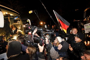 Su migrantais nesusitvarkančios Vokietijos tonas vis griežtėja