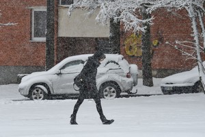 Žiemą pėstieji susiduria su netikėtais pavojais