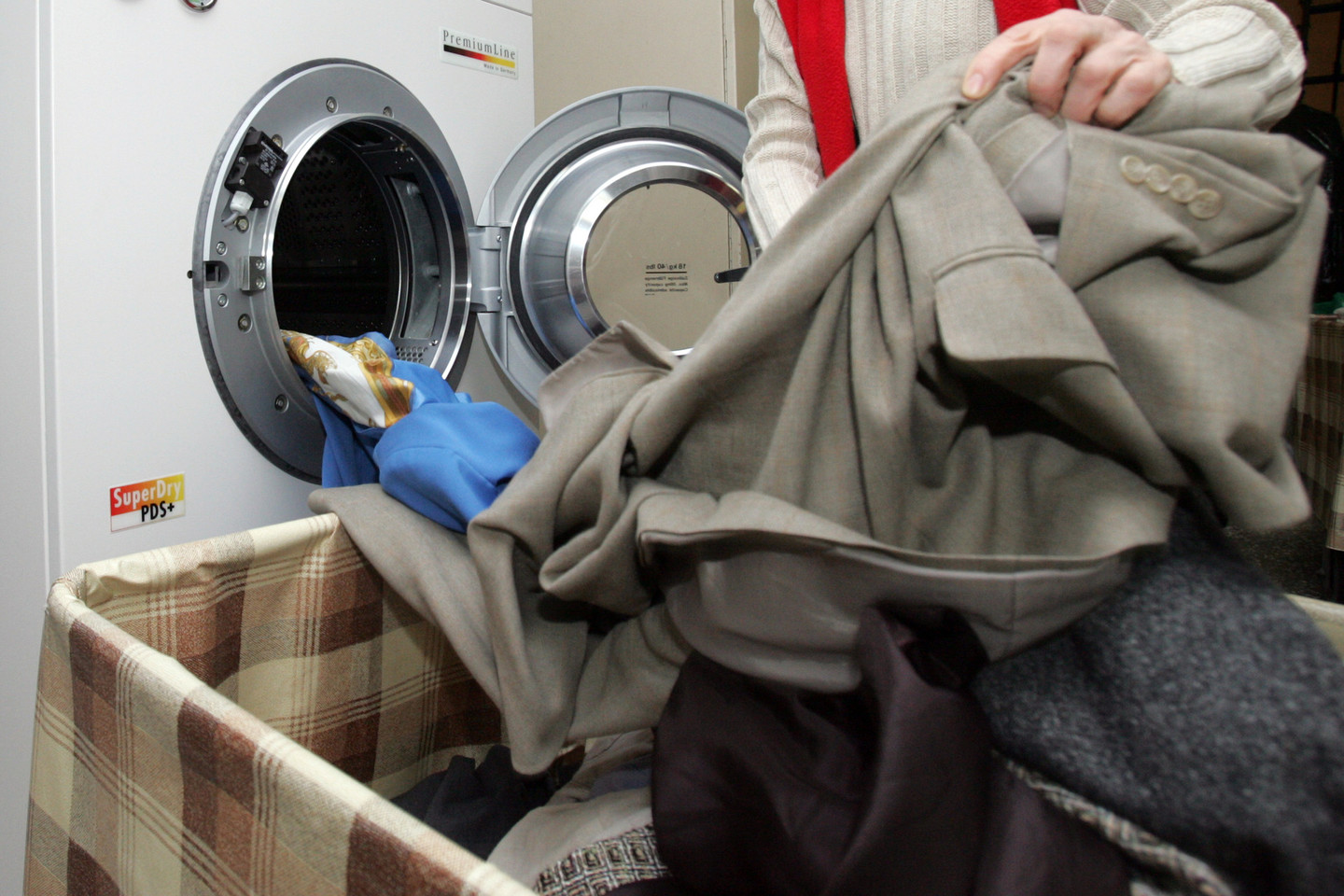 Cheminis drabužių valymas – viena tų paslaugų, kurios labiausiai pabrango.<br>T.Bauro nuotr.