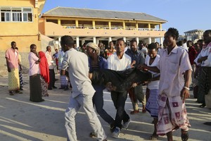 Somalyje „Al Shabab“ aukomis paplūdimio kavinėse tapo 20 žmonių