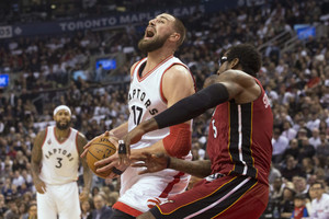 J. Valančiūnas – arti dvigubo dviženklio, „Raptors“ pratęsė žygį