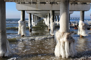 Prieš atlydį žmonės į Palangą skubėjo atsidžiaugti žiema