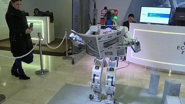 Pasaulio ekonomikos forume – roboto humanoido debiutas