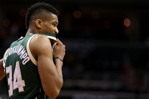 NBA: 8 graikų antžmogio dėjimai ir pergalingas Dirkas Nowitzki