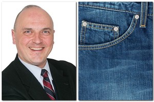 Kam iš tikrųjų reikalinga mažytė kišenė džinsuose?