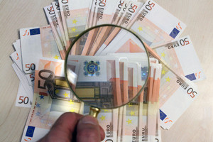 Zarasų r. nežinomas vyras platina padirbtas penkiasdešimtines