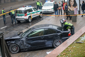 Noras riboti automobilių galią bliūkšta: išaiškino tikrą pavojų