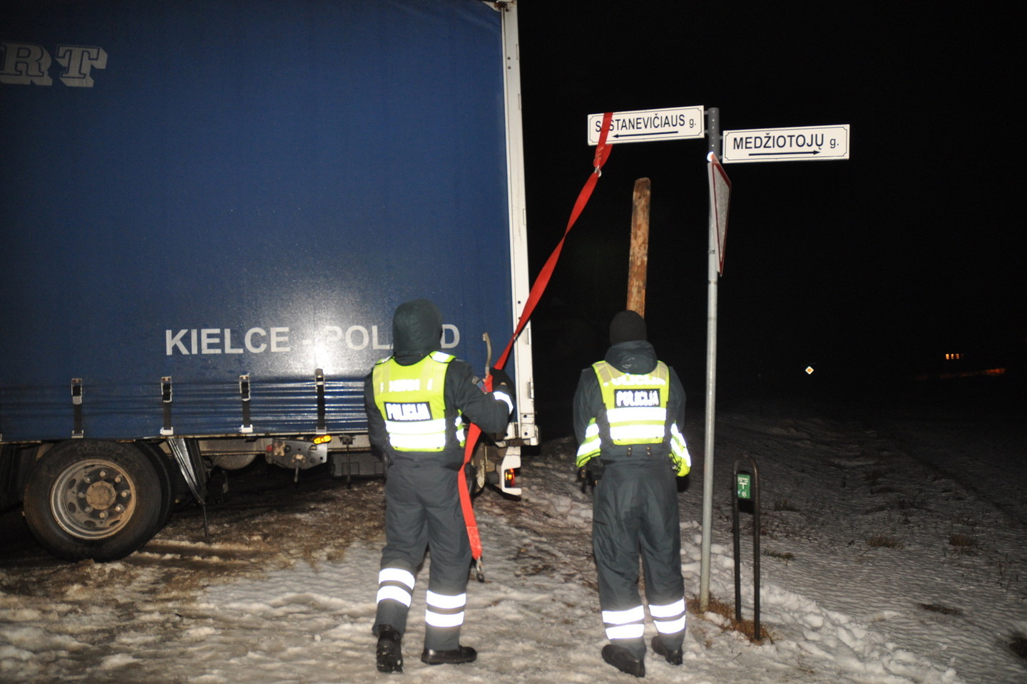 Telšių sankryžoje buvo įstrigęs vilkikas iš Lenkijos.
