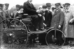 Automobiliai švenčia gimtadienį: pirmajam „Benz“ – 130 metų