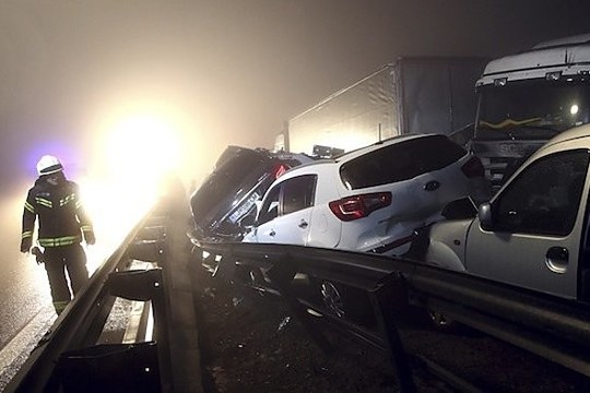 Didžiulio masto avarija Slovėnijoje: susidūrė 70 automobilių