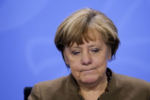 Mažėjant A. Merkel populiarumui populistai stiprina pozicijas