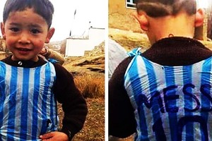 Lioneli Messi – tavo marškinėlių laukia Afganistano berniukas