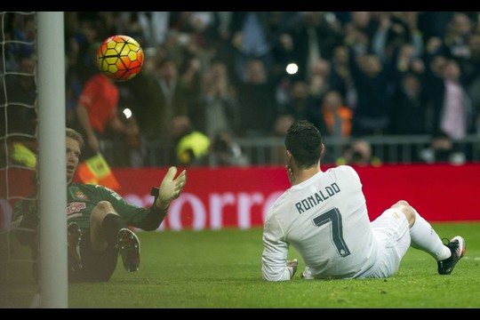 „Real“ ir „Espanyol“ mačo akimirkos.<br>AFP/“Scanpix“ nuotr.