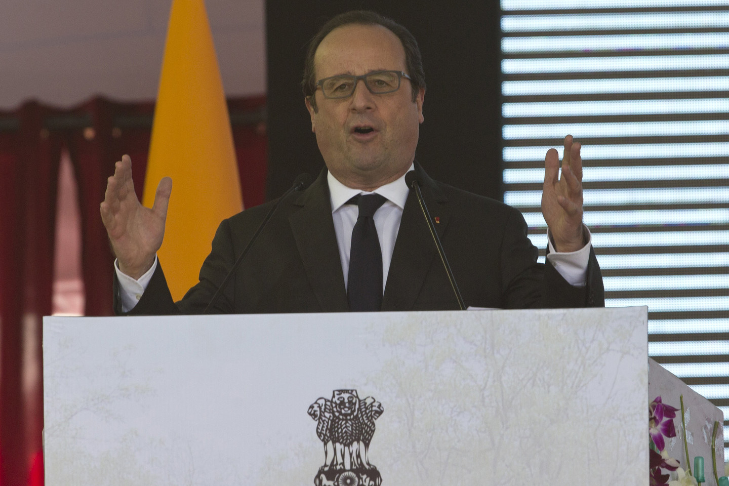 F.Hollande'as sumažino bausmę mušeiką vyrą nužudžiusiai žmonai.