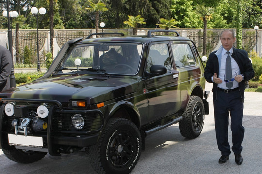 Lietuvių rusiški automobiliai nebedomina – „Lada“ nėrė į dugną