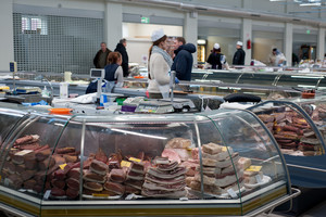 Atnaujintame Kalvarijų turguje pakvipo ne tik lašiniai