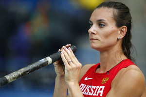 Jelena Isinbajeva – po didinamuoju dopingo kontrolierių stiklu