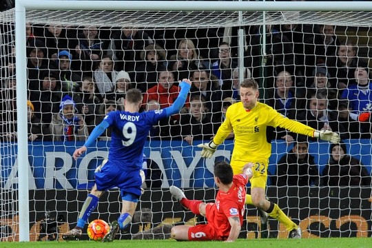 Išsišokėliai gina Anglijos čempionato viršūnę, „Arsenal“ stringa