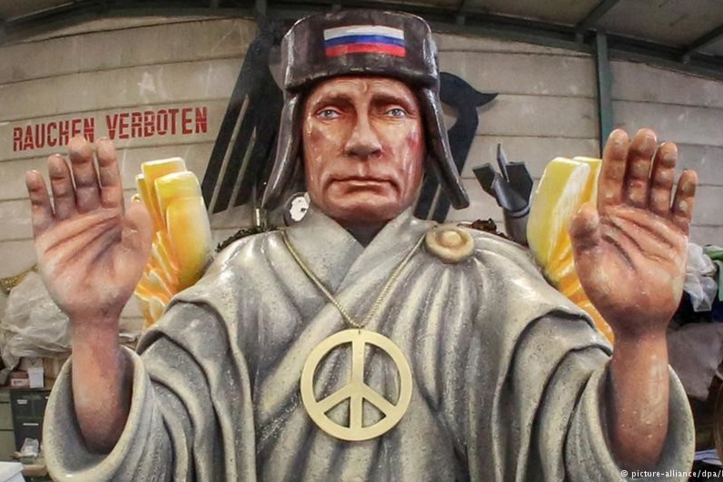 V.Putinas – karnavalo personažas.