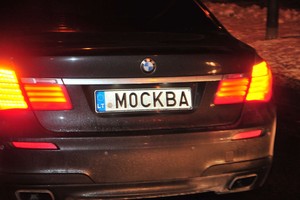 Kaip perkelti automobilio numerius ir nepatekti į bėdą