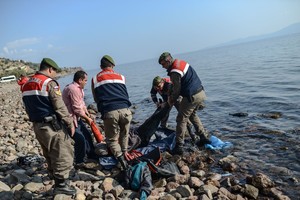 Per dešimt dienų Egėjo jūroje išgelbėta 4 800 pabėgėlių