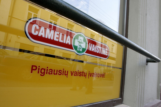 Į namus kurjeriai jau gabena ne tik maistą, bet ir vaistus