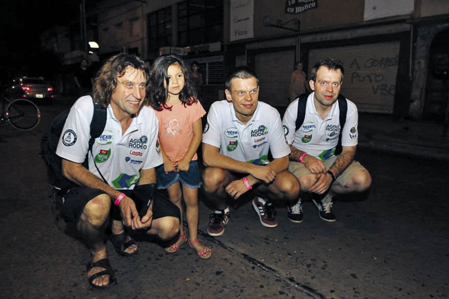 Dėl „Dakaro“ Vaidotą itin palaikė artimieji. Į lenktynes netgi kartu vyko jo tėvas Kęstutis ir brolis Žygimantas (dešinėje).<br>Asmeninio archyvo nuotr.