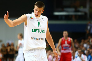 Lažybų skandale nuskambėjęs Lietuvos krepšininkas žais Latvijoje