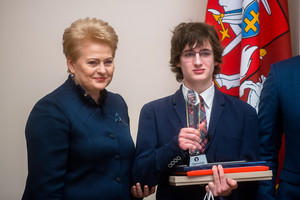 Prezidentė apdovanojo ir „X Faktoriaus“ žvaigždę