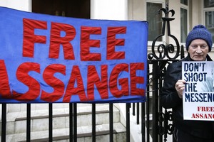 JT teisės ekspertai: „J. Assange'o laisvė apribota neteisėtai“