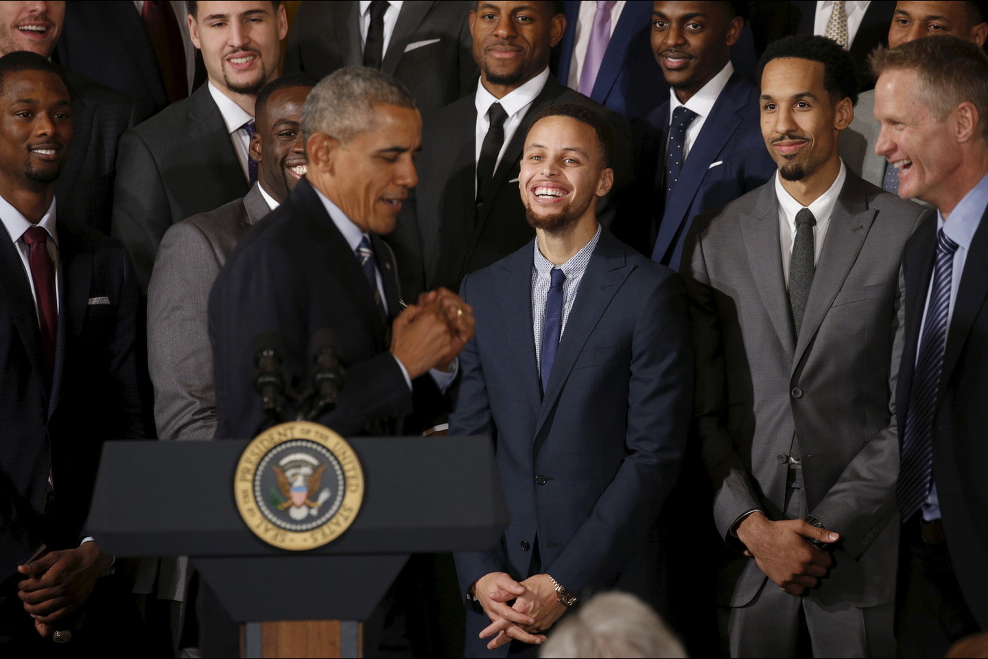 B.Obama susitiko su NBA čempionais.<br>Reuters/Scanpix nuotr.