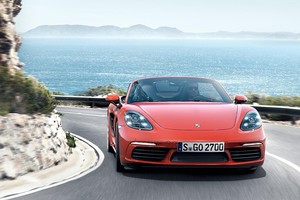 „Porsche“ pristatė du naujus 718 serijos rodsterius