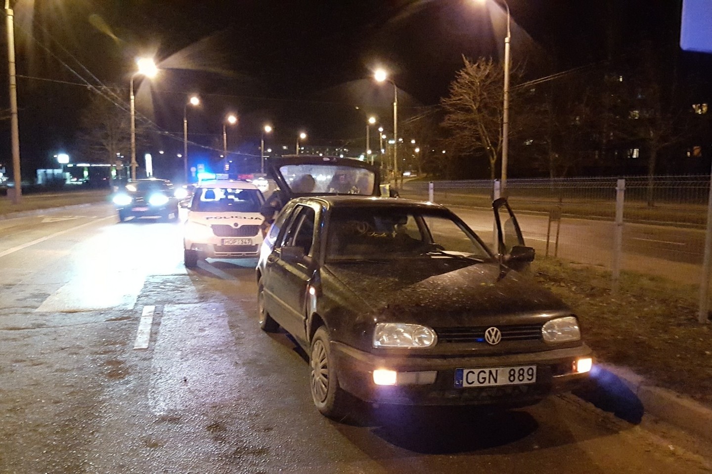 Sulaikomi įtariamieji stipriai priešinosi pareigūnams, todėl šiems teko panaudoti elektros šoko prietaisus.