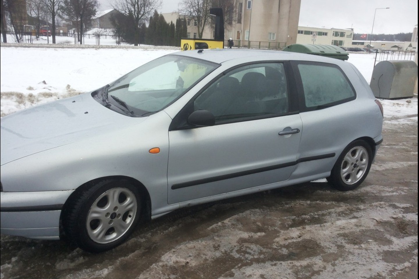 „Fiat Bravo“ savininkams beliko tik jų automobilio nuotraukos, kurias jie patalpino į portalą internete.