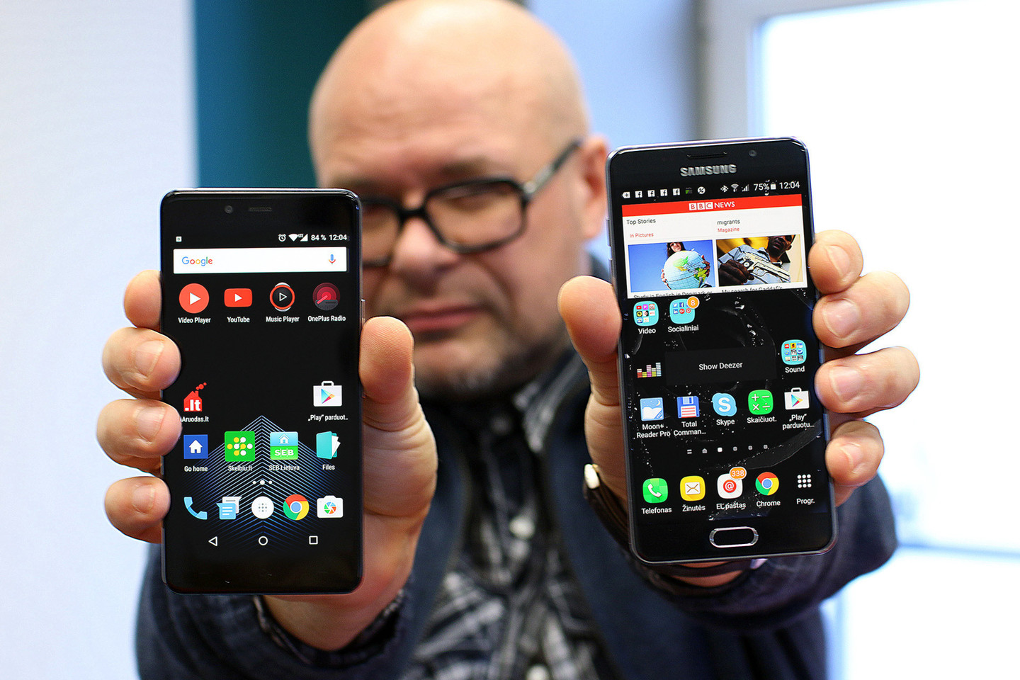 Abiejų telefonų ekranai rodo tiesiog fantastiškai.
