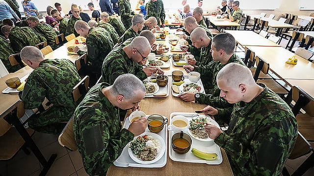Nelygybė: Lietuva amerikiečių karius maitina geriau nei savus