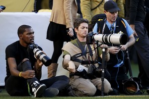 Įvertinkite: NBA žvaigždė per NFL finalą padirbėjo fotografu