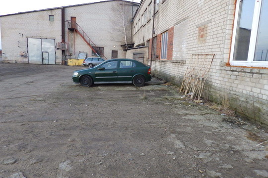 Netoli Marijampolės iš vieno kiemo dingo du automobiliai