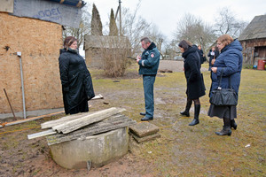 Šakių rajone motina į šulinį įmetė kūdikį