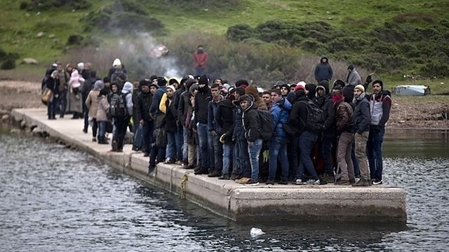 Europą užgriuvusi pabėgėlių krizė privertė reaguoti NATO