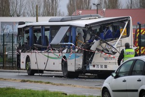 Prancūzijoje autobusas susidūrė su sunkvežimiu, žuvo 6 vaikai