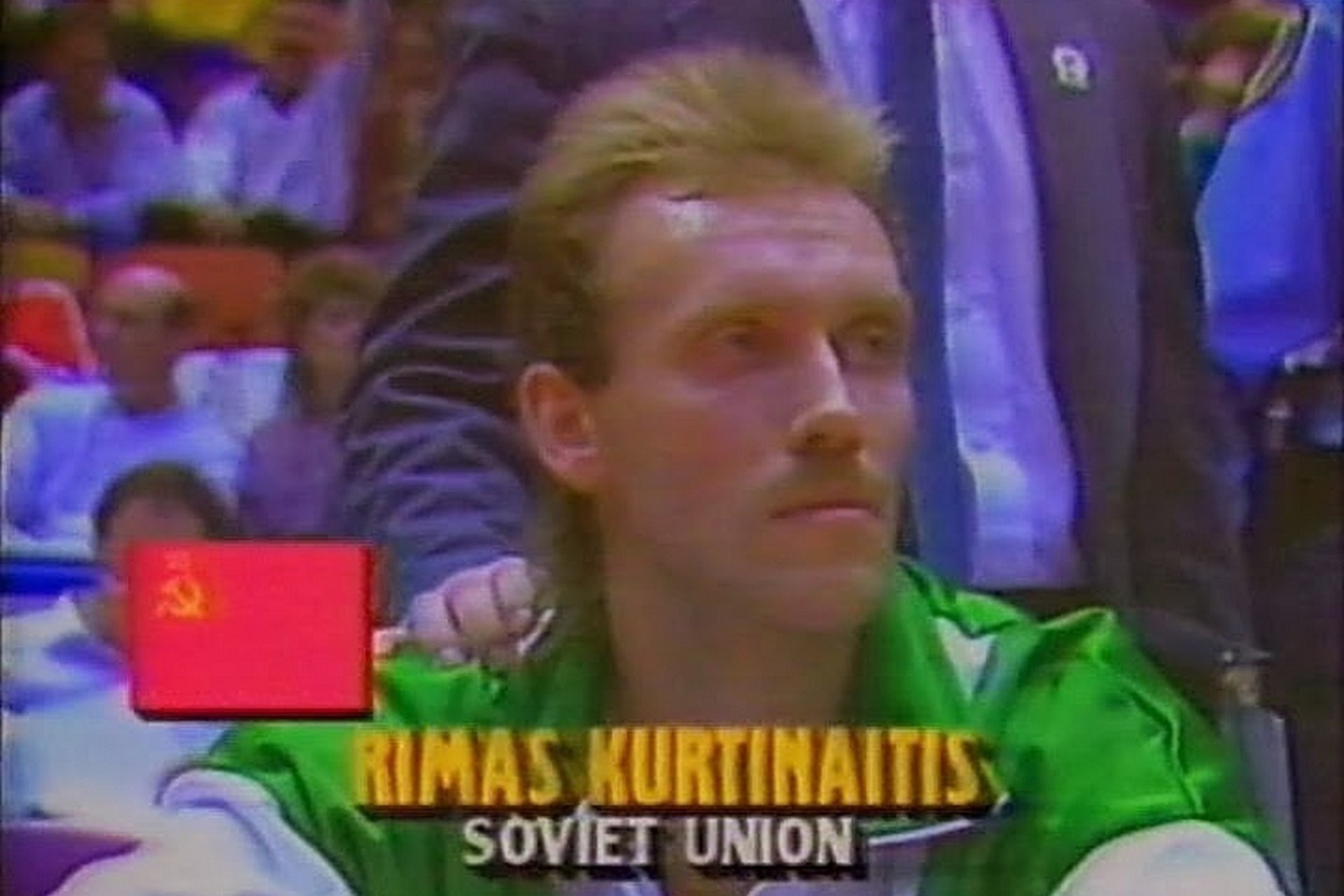 R.Kurtinaitis bandė rankos taiklumą.