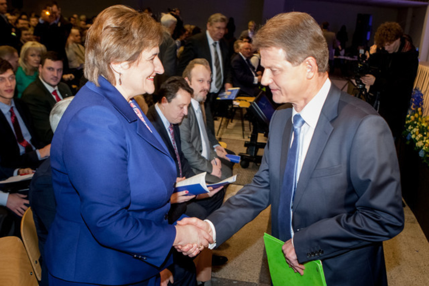 R.Paksas partijoje norėtų priglausti su jo buvusiu bendražygiu V.Mazuroniu nesutariančią L.Graužinienę.