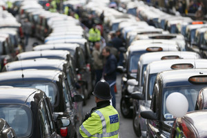 Jungtinės Karalystės policija slėps prievartautojų tapatybes