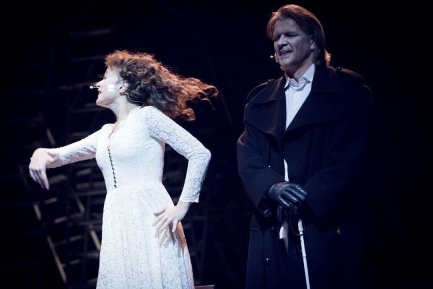 A.Ravdo – Poli Pičem ir K.Povilaitis – Pičemas spektaklyje „Vargšų opera“.<br>Nuotr. iš NKDT archyvo