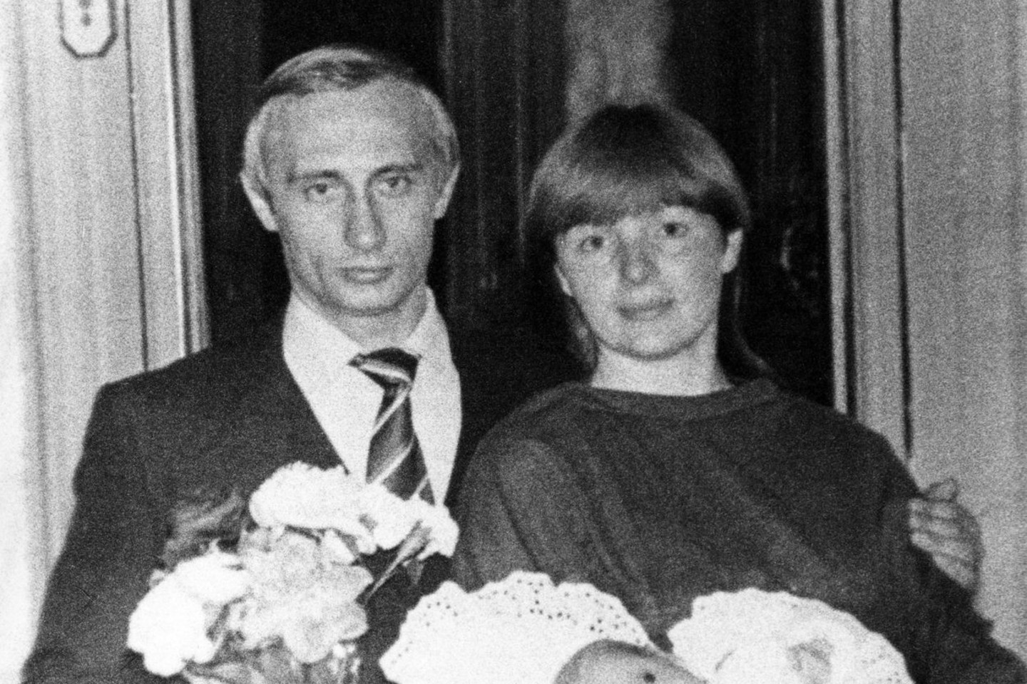 Vladimiras Putinas su buvusia žmona Liudmila ir pirmagime Marija.<br>ViDA Press nuotr.